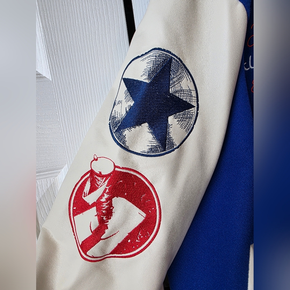 Marvel Avengers Blue and Cream Adult Jacket - Picture 5 of 9